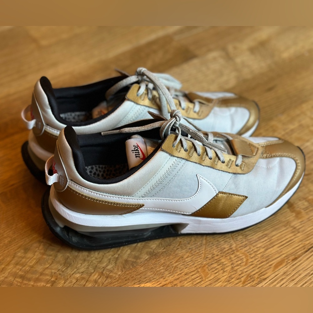 Nike Air Max Pre-Day SE Women's Shoes Platinum/White/ Gold
